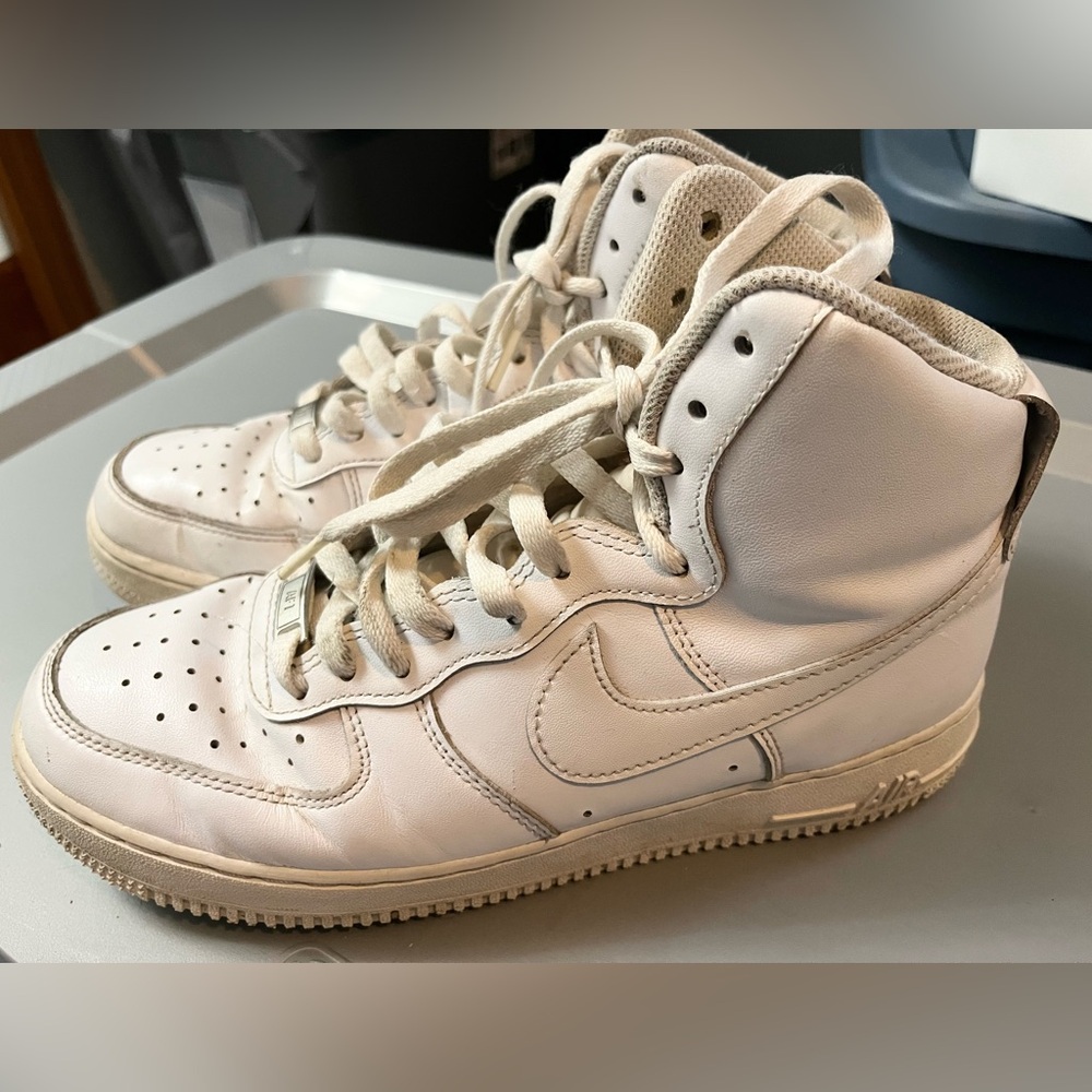 Men’s Nike white Air Force 1 size 8.5.  Gently used condition.